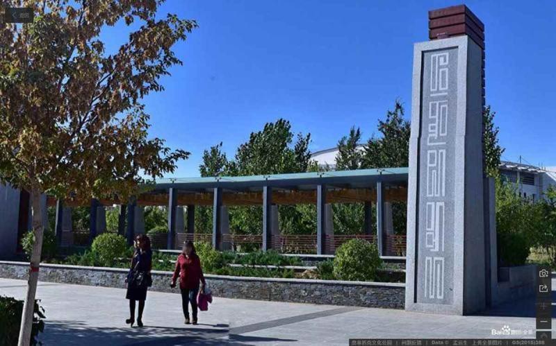 内蒙古二连浩特市奥林匹克文化公园钢木廊架819 帖子ID:2248-木图网-木结构之家 www.woodpic.cn