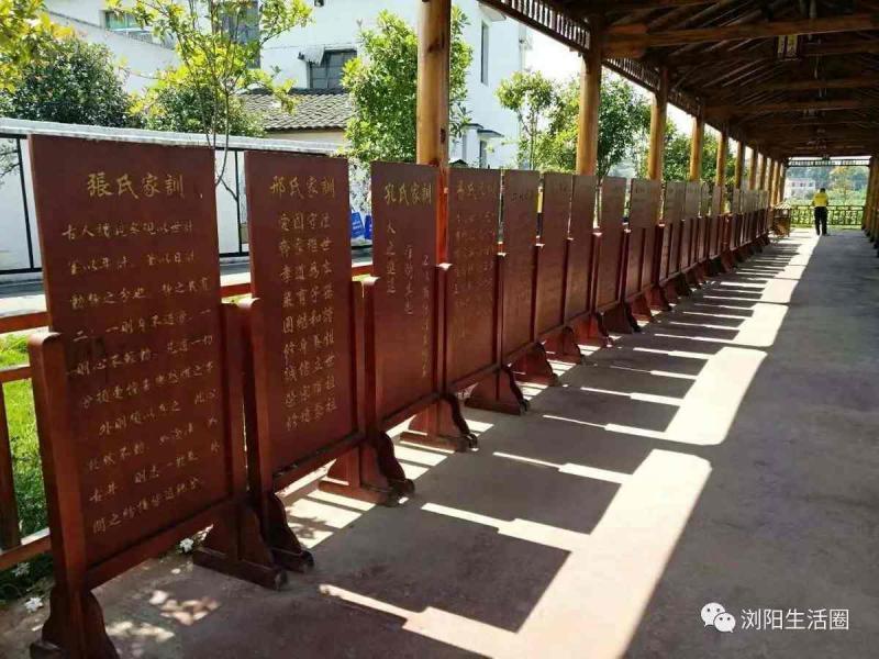 防腐木宣传栏欣赏二一6317 帖子ID:2828-木图网-木结构之家 www.woodpic.cn