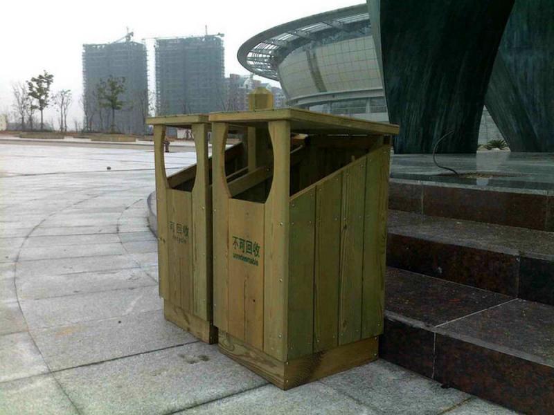 防腐木垃圾桶欣赏三6847 帖子ID:2879-木图网-木结构之家 www.woodpic.cn