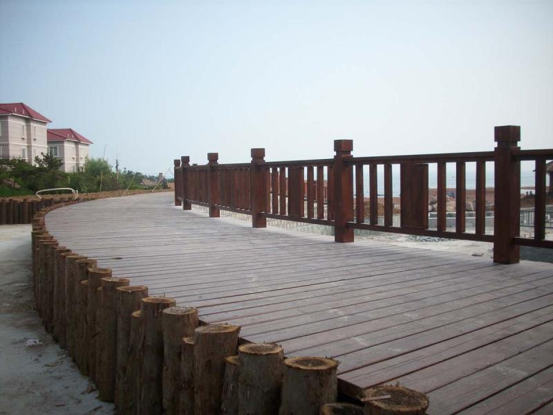 防腐木栏杆欣赏八2894 帖子ID:1721-木图网-木结构之家 www.woodpic.cn