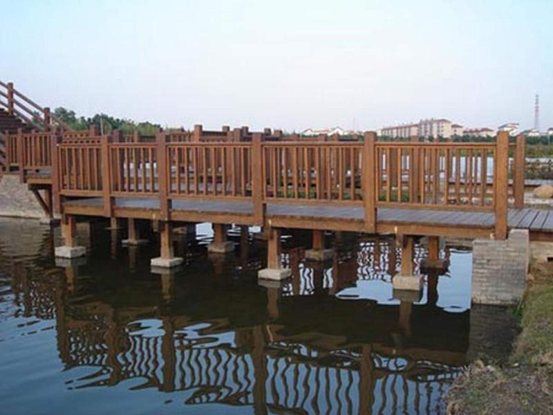 防腐木栏杆欣赏九5834 帖子ID:1722-木图网-木结构之家 www.woodpic.cn